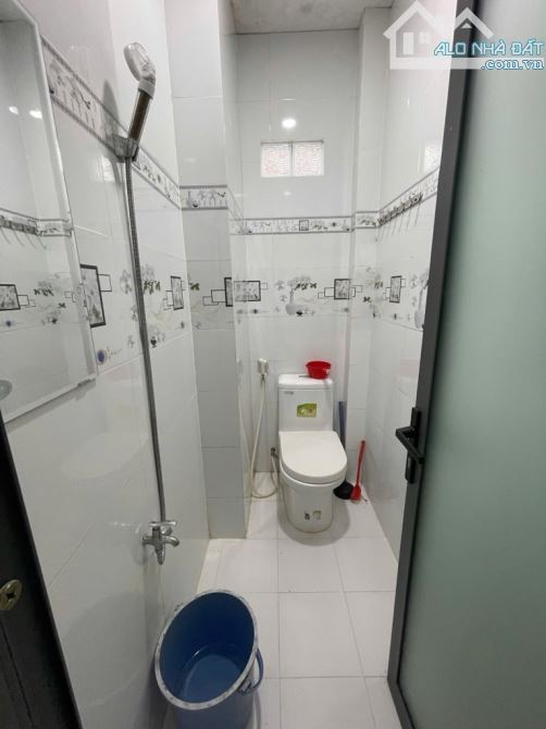 Bán nhà 4 lầu Bùi Văn Ba - Tân Thuận Đông. HXH 7PN, 6WC Nhỉnh 5 Tỷ - 3