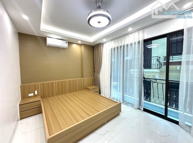 BÁN NHÀ PHÂN LÔ- Ô TÔ TRÁNH - HOÀNG QUỐC VIỆT - 60M2 - 7 TẦNG THANG MÁY - 5.2M MT - 25 TỶ - 4
