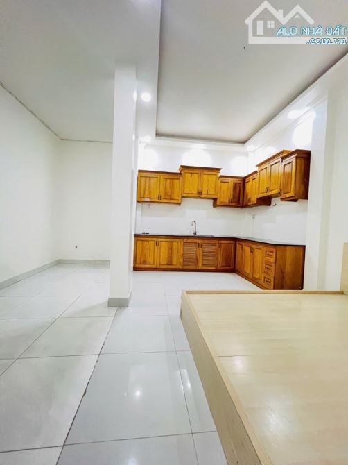 CHDV 7PN GÓC 2MT HẺM XE TẢI P9 GÒ VẤP 90M2.- NHỈNH 8 TỶ - 4