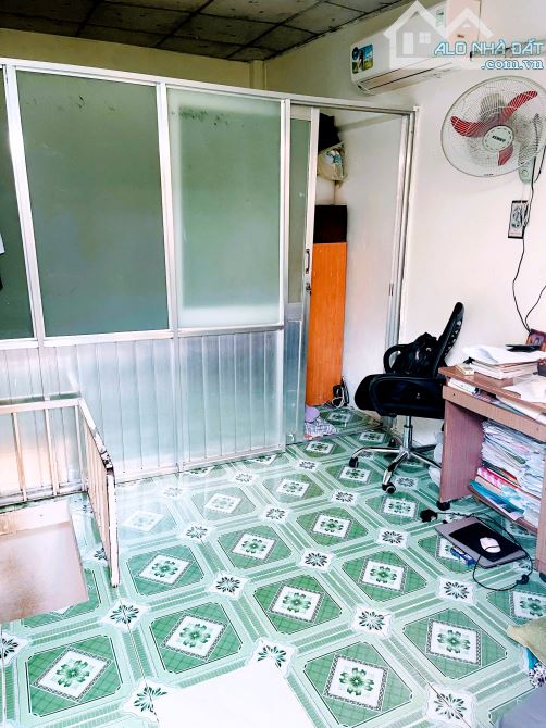 Bán nhà hẻm Đường Số 13 Linh Xuân, sổ riêng, 1 trệt 1 gác, 2 phòng ngủ - 4