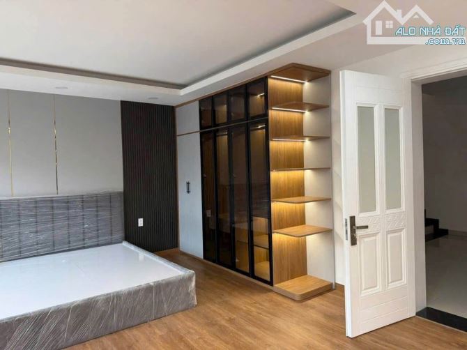 Bán biệt thự Nam Long Trần Trọng Cung DT 8*25 , 3 lầu , nội thất đẹp giá rẻ - 4