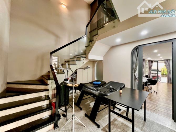 BÁN NHÀ 1 TRỆT 3 LẦU ĐẸP (DT: 5M x 32M) GÓC 2 MẶT TIỀN KINH DOANH ĐƯỜNG NGUYỄN ÁI QUỐC. - 5