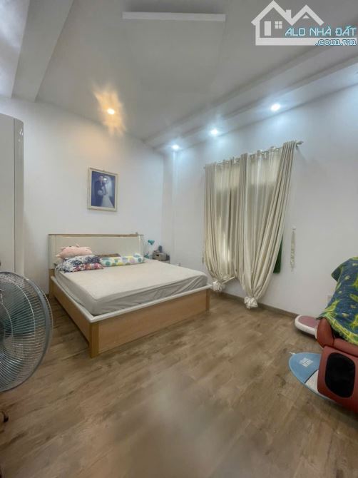 Bán Nhà Đẹp Tâm Huyết Đường Ô Tô Vĩnh Hải - Cách (2/4 100m) - Cách biển ( 700m) - 5