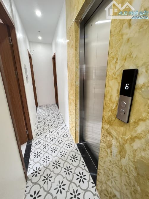 CẦN BÁN CCMN NGÃ TƯ SỞ - 55M LÔ GÓC - 12 PHÒNG KK - DT 65TR/THÁNG- CHÀO GIÁ 16.2 TỶ CÓ TL. - 5
