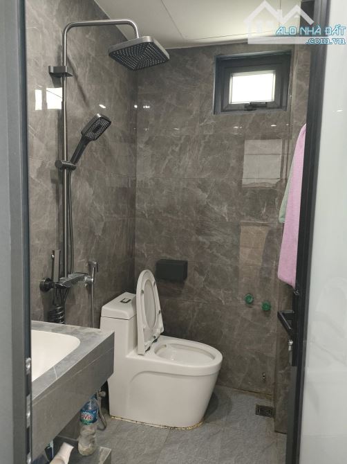 NHÀ ĐẸP, 7 TẦNG, THANG MÁY, PHÂN LÔ,OTO TRÁNH, DÒNG TIỀN300TR/N. KHU B YÊN NGHĨA 50M 14 TỶ - 6