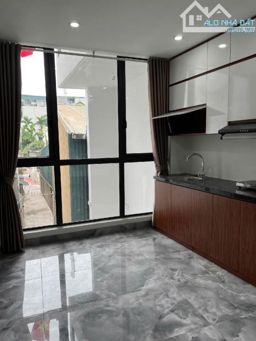 Tòa nhà_Long Biên_ 12 phòng khép kín _7 Tầng thang máy -500tr/1 năm - 6
