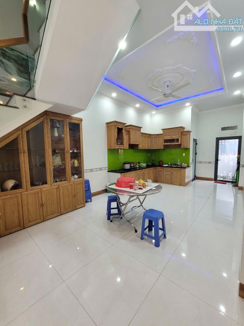 Bán nhà 1T3L 4x16.7m hoàn công, đường N1 KDC Phú Hồng Thịnh 6 p.Bình An - 6