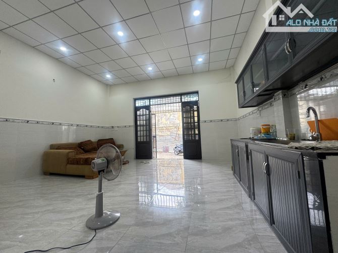 Bán nhà 70m2- Ngang 5.8M- 2 Phòng Ngủ. Đường Lã Xuân Oai, TNP A, sát TH Trương Văn Thành - 6