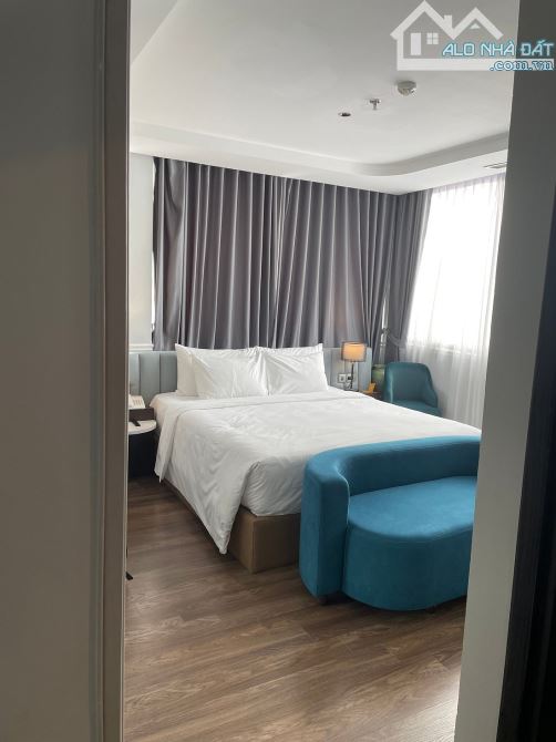 Chủ ngộp Bank giảm 50 Tỷ - Khách Sạn MP Cổ 360m2 x MT 12m - 930 tỷ - cho thuê 50 tỷ/năm