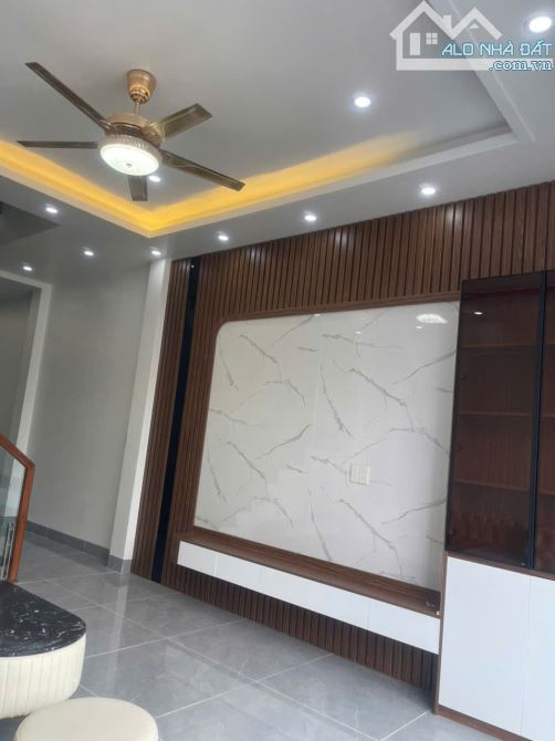 Bán nhà 3 tầng mặt đường Phương Khê - Đồng Hòa giá 4.6 tỷ - 8