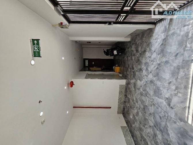Tòa nhà_Long Biên_ 12 phòng khép kín _7 Tầng thang máy -500tr/1 năm - 8