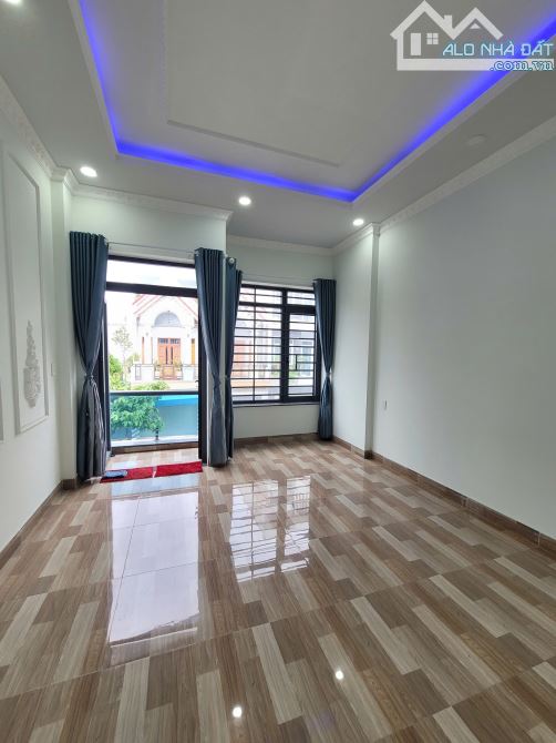 Bán nhà 1T3L 4x16.7m hoàn công, đường N1 KDC Phú Hồng Thịnh 6 p.Bình An - 8