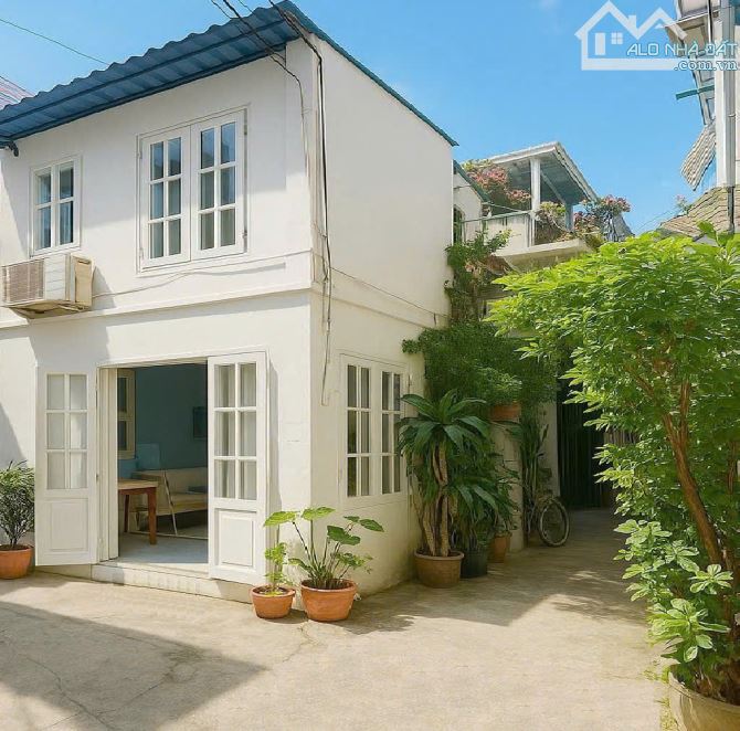 Bán nhà Quận 3 - Lý Chính Thắng - Sổ vuông 3.18 x 3.85 m - Giá 2.9 tỷ - 2 Tầng