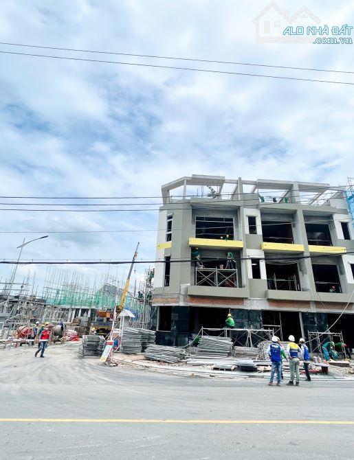 Nhà phố Bcons ngay cạnh Depot Metro, DT 72m2 - 230m2 - Giá gốc CDT ck 6.7% - 9