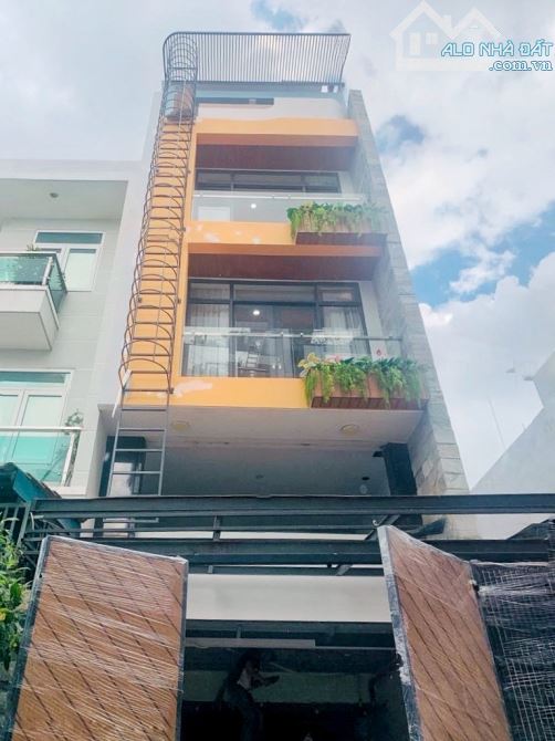 Nhà 5 tầng Thành Thái, Quận 10 – 95m2, MT 4.5m, hẻm 7m– Thu nhập cao từ CHDV – 23,3tỷ