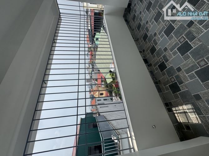 NHÀ ĐẠI CÁT MỚI-THIẾT KẾ HIỆN ĐẠI,OTTO TRÁNH VÀO NHÀ,KINH DOANH,36M -5TẦNG-MT4,1 M kinh do