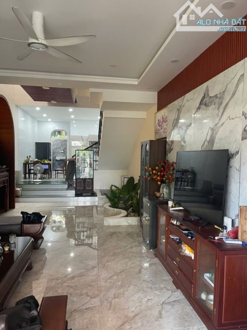 CƠ HỘI HIẾM CÓ - CHỈ 11,5 TỶ - NHÀ 2 TẦNG ĐẢO VIP HÒA XUÂN.