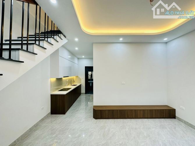 Bán Nhà Phú Diễn, Dân Xây, Full Nội Thất, Gần Đường Ô Tô Tránh, 43m2, Giá 3.01 Tỷ Có TL