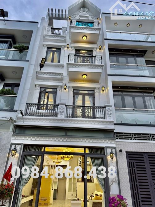 Bán nhà mới 4 tầng KDC Sài Gòn Mới – Nhà Bè, đường 8m, xe hơi đậu tận cửa