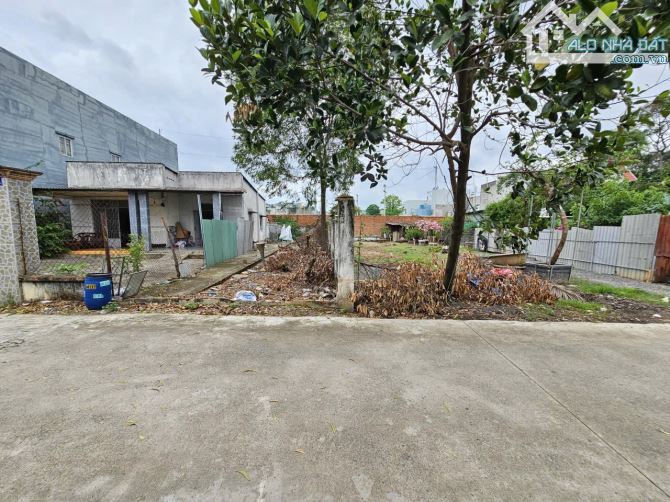 Đất 136m2 gần ngã tư chiêu Liêu,phường Tân Bình TP Dĩ An