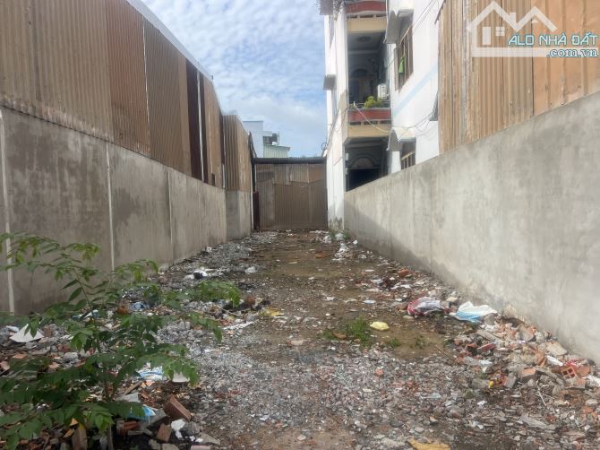 Bán 111 m2 đất thổ cư mặt tiền đuờng Trần Nguyên Hãn,cách chợ Cũ 100m,phuờng 8 Mỹ Tho