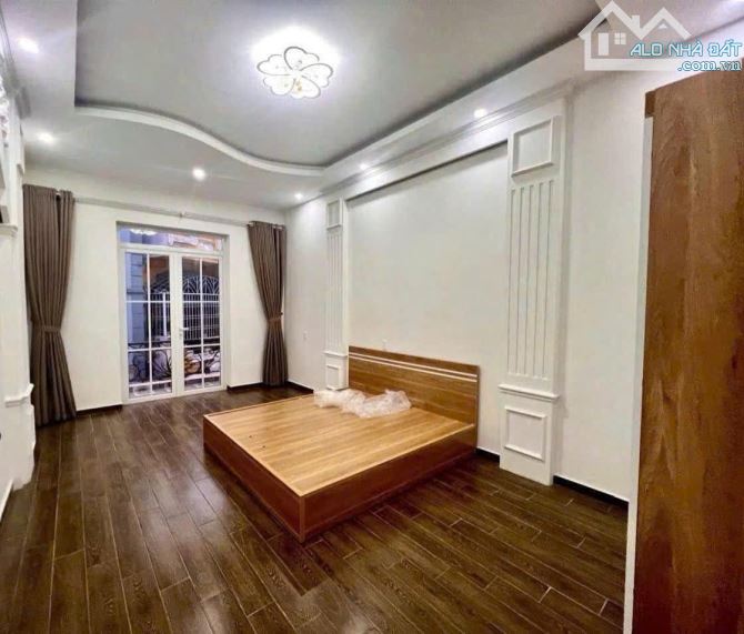 Bán nhà 5 tầng Trần Khát Chân 39m2 giá chưa đến 5 tỷ