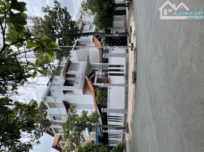 Bán Nhà Góc 2 Mặt Tiền Đường Tạ Quang Bửu ngay Cao Lỗ. Quận 8 ( 12x20m) Hầm 4 Tầng 28 tỷ