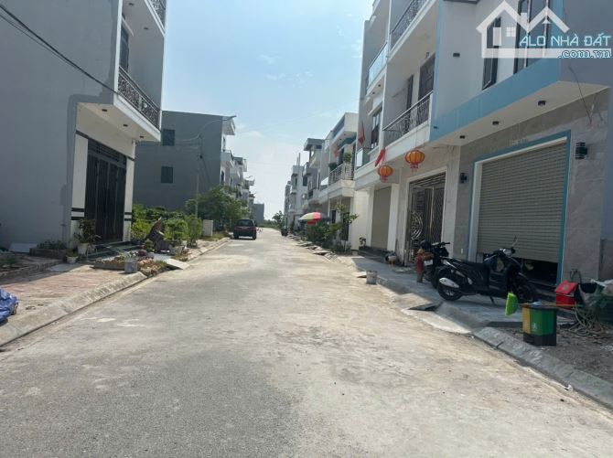 Bán đất 65m2 ngang 5m  tại Tái Định Cư mới Ngọc Xuyên, Quận Đồ Sơn đường rộng 12m vỉa hè