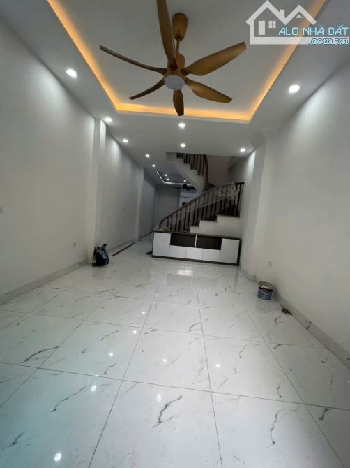 Bán nhà cuối Bà Triệu -Hà trì 42/45m2 5 tầng ,full đồ,giá 7,5 tỷ có thương lượng.