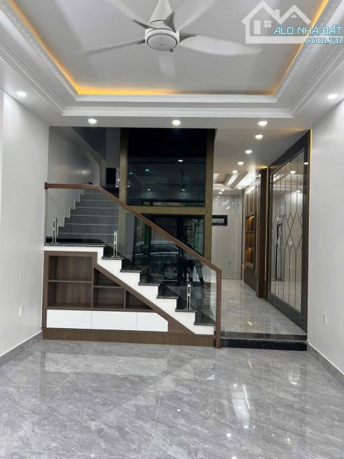 P Tuấn... Nhà khu phân lô cao cấp Ngô gia tự (Tđc sao sáng ) - xây mới độc lập 4,5 tầng