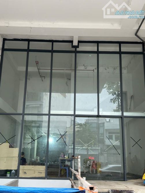 Cho Thuê Tòa Nhà Văn Phòng, Bạch Đằng P 2 Q Tân Bình DT: 9x30( NH:17m2) Hầm 9 tầng