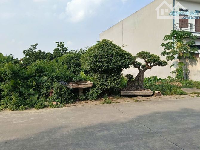 Cần Bán lô đất thôn lạc xá, quế Tân , quê võ, BN. Dt 228m2 mặt 7m giá 5,2 tỷ