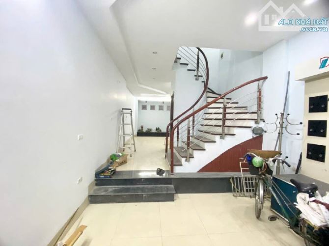 Khuất duy tiến. Thanh xuân. 50m 4 tầng 17 tỷ ô tô đỗ cửa