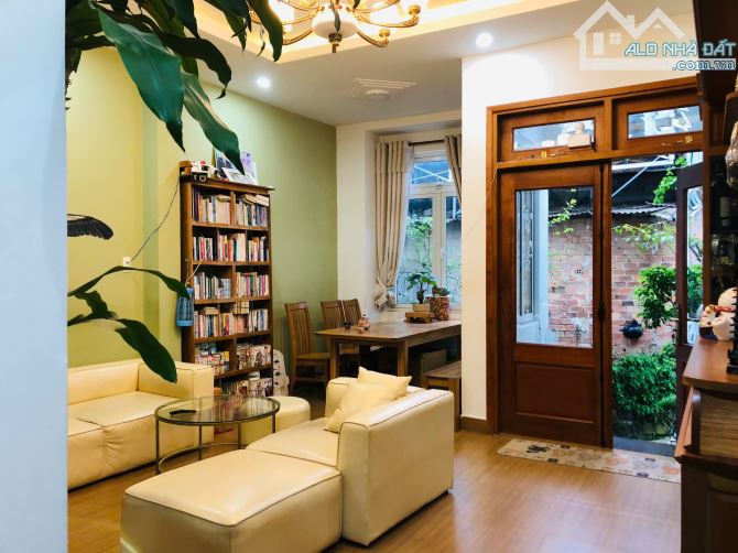 HOMESTAY TRUNG TÂM 14 PHÒNG 15WC 86M2 NGANG 4,77M CÁCH CHỢ ĐÀ LẠT CENTER 100M GIÁ 16 TỶ