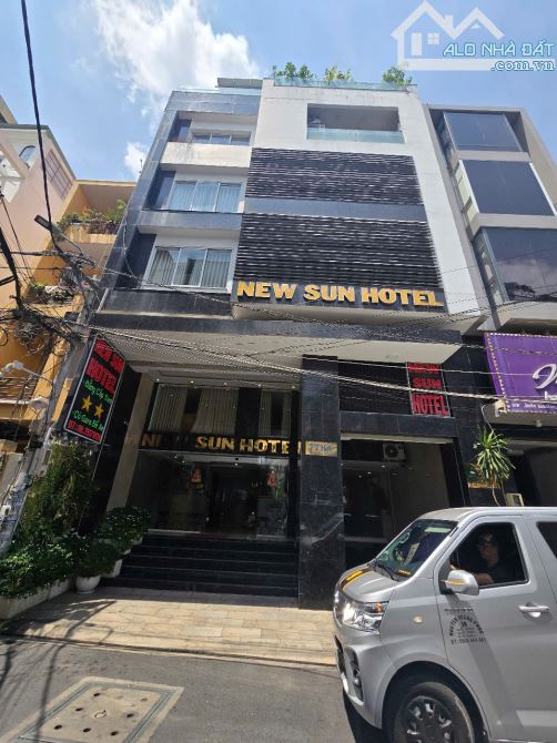 Bán nhà siêu vị trí mặt tiền Nguyễn Gia Trí (D2 cũ) - DT: 9 x 21m - 3 tầng - giá bán 45 tỷ