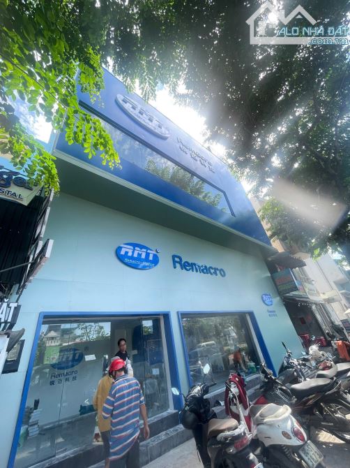 Bán nhà mặt tiền Bùi Tá Hán khu biệt thự Nguyễn Hoàng, An Phú quận 2 (16x16m) giá 44.5 tỷ