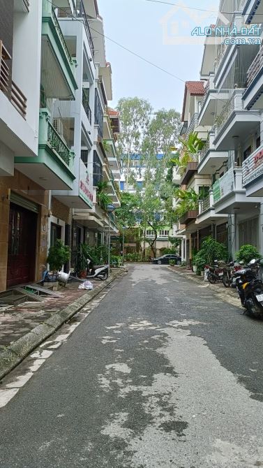 PHÂN LÔ, GẦN HỒ VĂN QUÁN, NGÕ THÔNG, VỈA HÈ, Ô TÔ TRÁNH, KINH DOANH