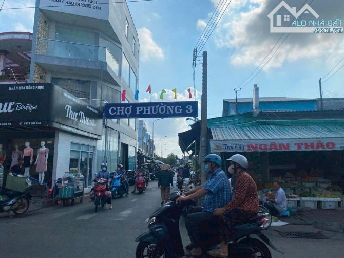 Nền góc chợ P3 TP Tân An tỉnh Long An