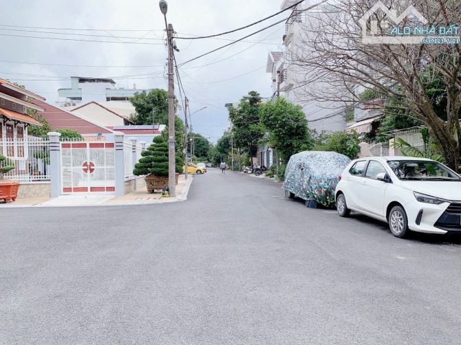 Nhà 3 tầng 7 Tỷ tuyệt đẹp - KDC Số 9 - Đường 30/4 - Cách Vincom TP Cần Thơ 300m.