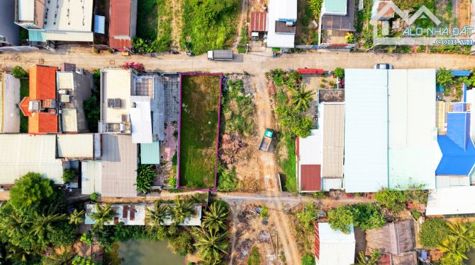 Bán lô đất 2 mặt tiền đường ô tô, khu dân cư hiện hữu, ngang 10m
