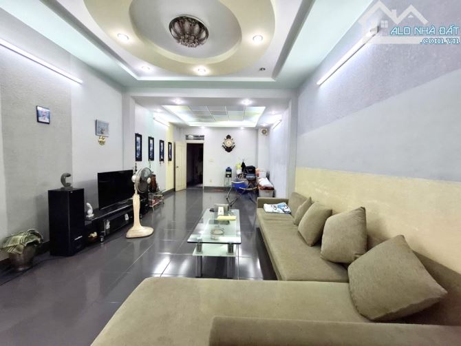 Nhà 4 tầng Mặt tiền đường SONG HÀNH phường ĐHT Q12 dt 76m2 (4,2mx18,2m), Đường 12m