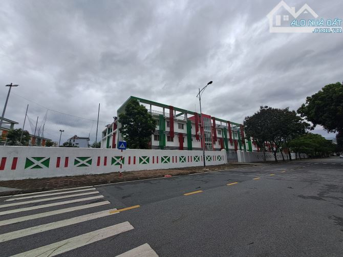 BÁN ĐẤT PHÚC LỢI GIÁ 5.55 TỶ, DT51M2, MT5.5M, Ô TÔ CÁCH 5M, CHỦ VỠ NỢ CẦN BÁN GẤP