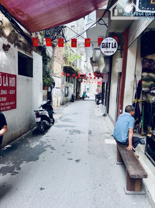 ĐẦU NGÕ 79 CẦU GIẤY - 48M - BÁN ĐẤT TẶNG NHÀ - 30M RA MẶT PHỐ - LÔ GÓC 2 THOÁNG