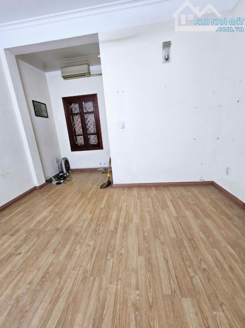 DIỆN TÍCH KHỦNG NGỌC THỤY LONG BIÊN 14 TỶ DT 90M MT 5M 5T 2 THOÁNG KINH DOANH TIỆN ÍCH
