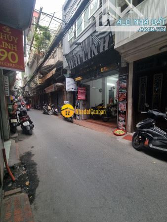 B.ÁN NH.À mặt phố VĂN CHƯƠNG, ô tô tránh, kinh doanh, sổ vuông, mặt tiền rộng 45 m2 13.8 T