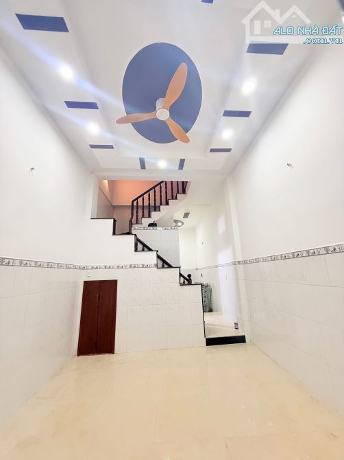 Bán nhà đẹp 2 tầng Âu Cơ Tân Bình, 35m2 cạnh HXH giá chỉ 3.95 tỷ TL