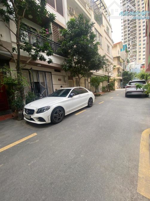 Nhà liền kề Mỗ Lao, vỉa hè, ô tô tránh, kinh doanh, ở cực sướng