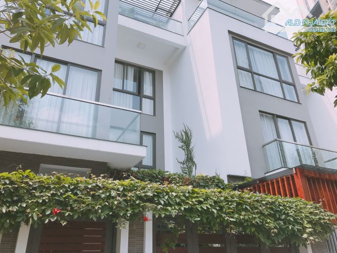 Bán biệt thự cư xá Lê Đại Hành (DT: 10.8 x 19m) phường 13, quận 11 - giá 30.9 tỷ