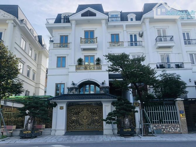 Cho thuê biệt thự mới sang trọng có hầm, thang máy KĐT Nam Cường, Cổ Nhuế. 200m x 4 nổi 1h