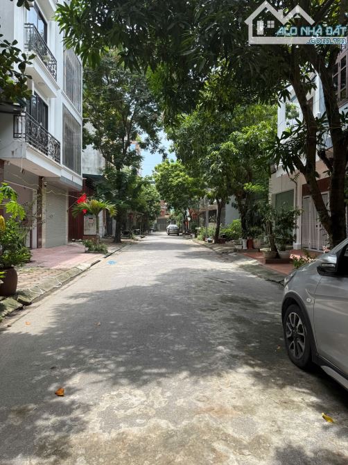 Bán Nhà Phân Lô Vỉa Hè Ô Tô Tránh Kiến Hưng 55m 5 Tầng MT 5m Giá 12 Tỷ